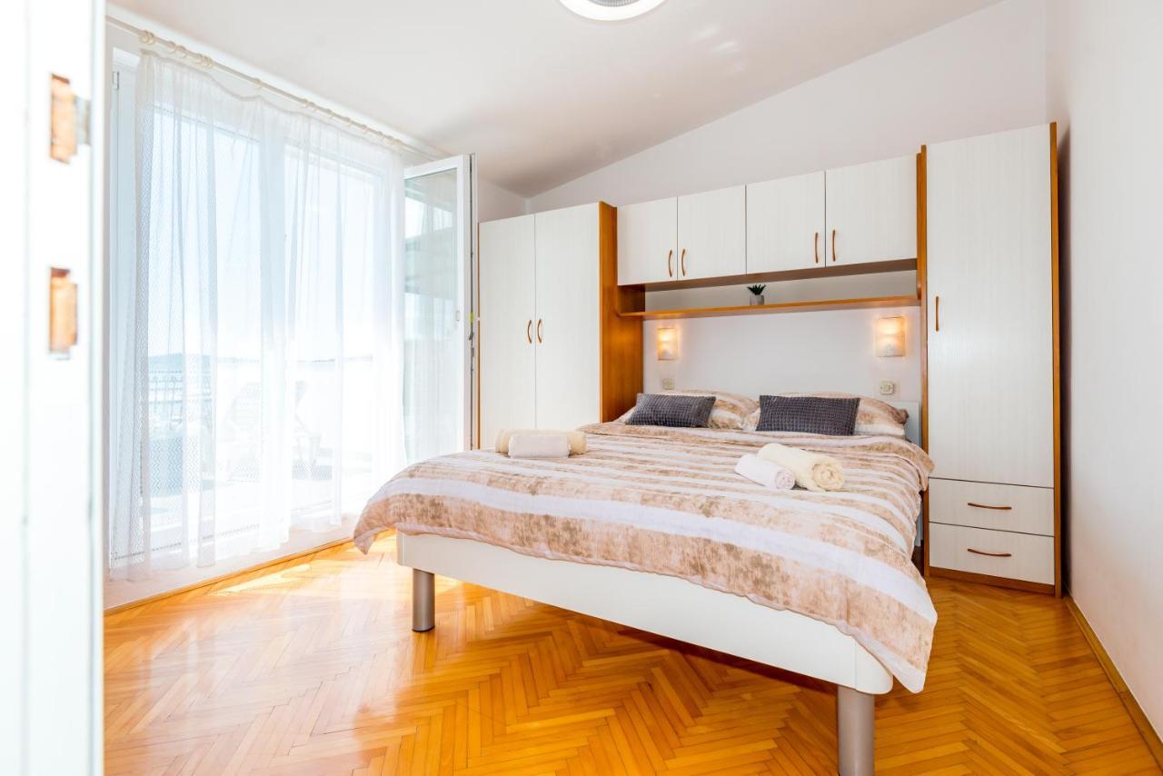 Apartment And Rooms Dalmatiko ヴォディツェ エクステリア 写真