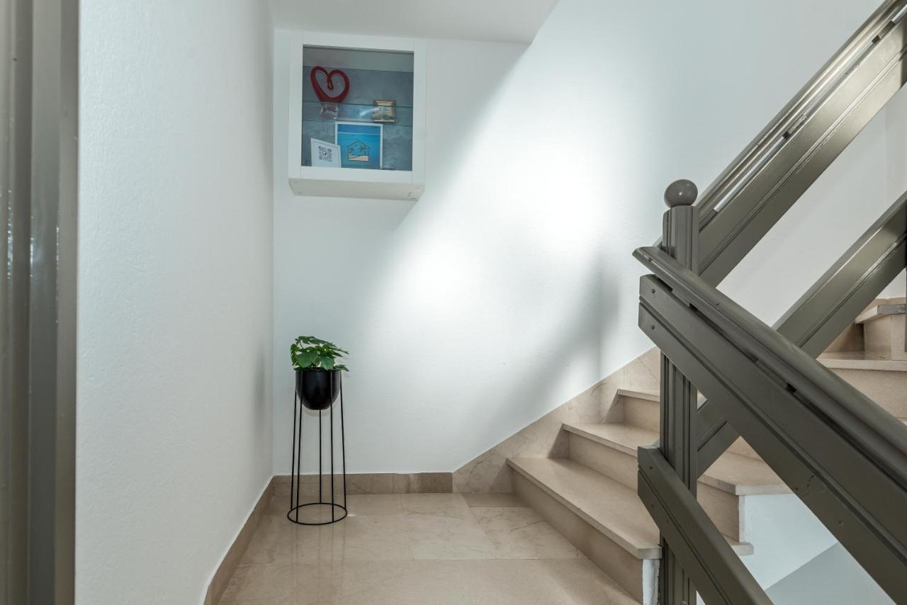 Apartment And Rooms Dalmatiko ヴォディツェ エクステリア 写真