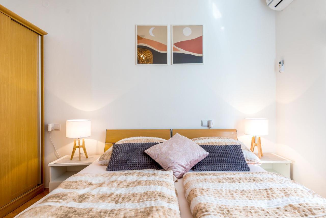 Apartment And Rooms Dalmatiko ヴォディツェ エクステリア 写真