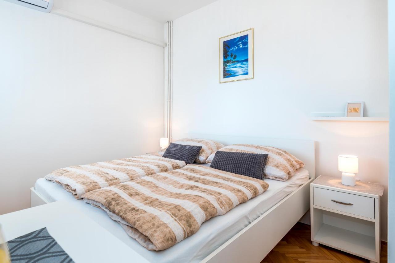 Apartment And Rooms Dalmatiko ヴォディツェ エクステリア 写真