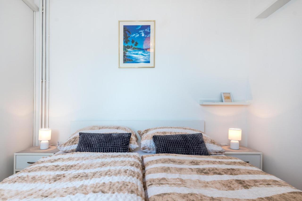 Apartment And Rooms Dalmatiko ヴォディツェ エクステリア 写真
